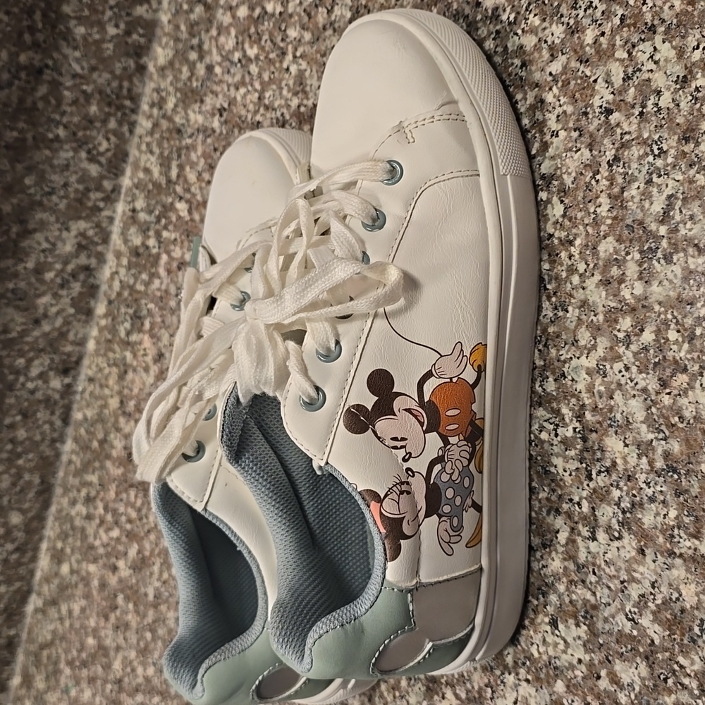 EUC ladies size 7 Disney Mickey & Minnie tennis shoes sneakers